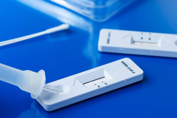 Sau dương tính, F0 cần test nhanh bao nhiêu lần là đủ? - 1