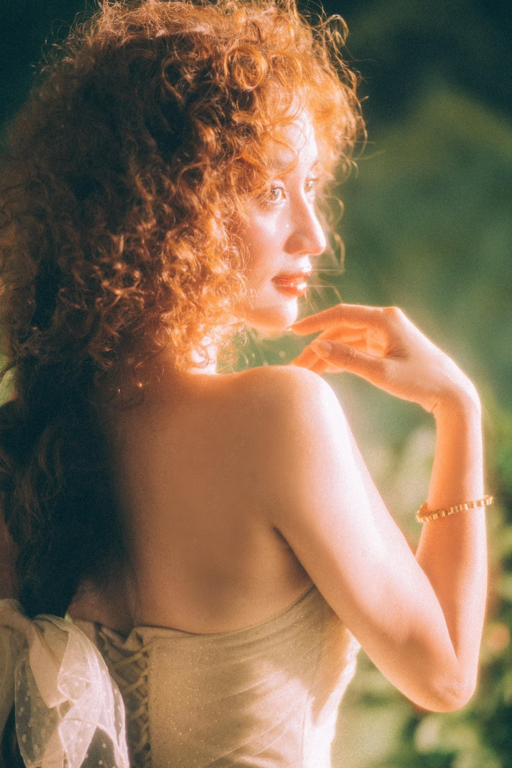 Khánh Thi quyến rũ như mỹ nhân thời Phục hưng trong bộ ảnh mừng tuổi 40 - 2