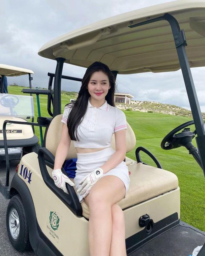 Hot girl Việt đọ sắc trên sân golf: Toàn gương mặt ‘cực phẩm’, một chín một mười - 13