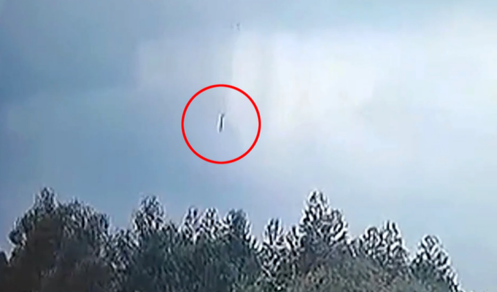 Vụ máy bay rơi ở Trung Quốc: Chuyên gia chỉ ra điểm bất thường - 1