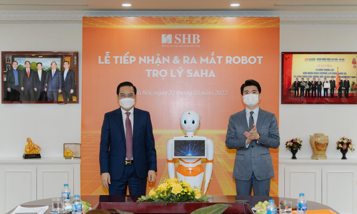 Nâng cao trải nghiệm khách hàng, SHB đưa Robot thông minh vào phục vụ giao dịch - 1