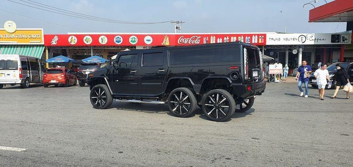 Loạt siêu xe đắt đỏ cập bến Việt Nam nửa đầu tháng 3 - 1