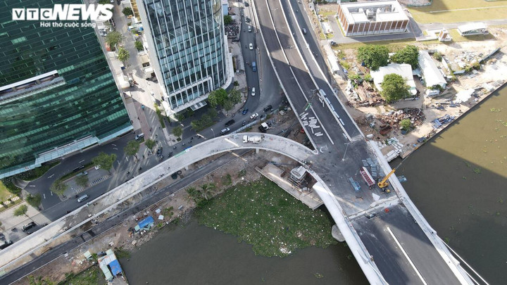 TP.HCM: Công nhân ‘chạy nước rút’ thi công cầu Thủ Thiêm 2 trước ngày thông xe - 6