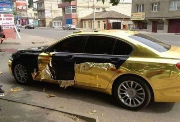 Chủ xe 'khóc cạn nước mắt' khi nhìn xế cưng gặp họa vì đậu nhầm chỗ - 11