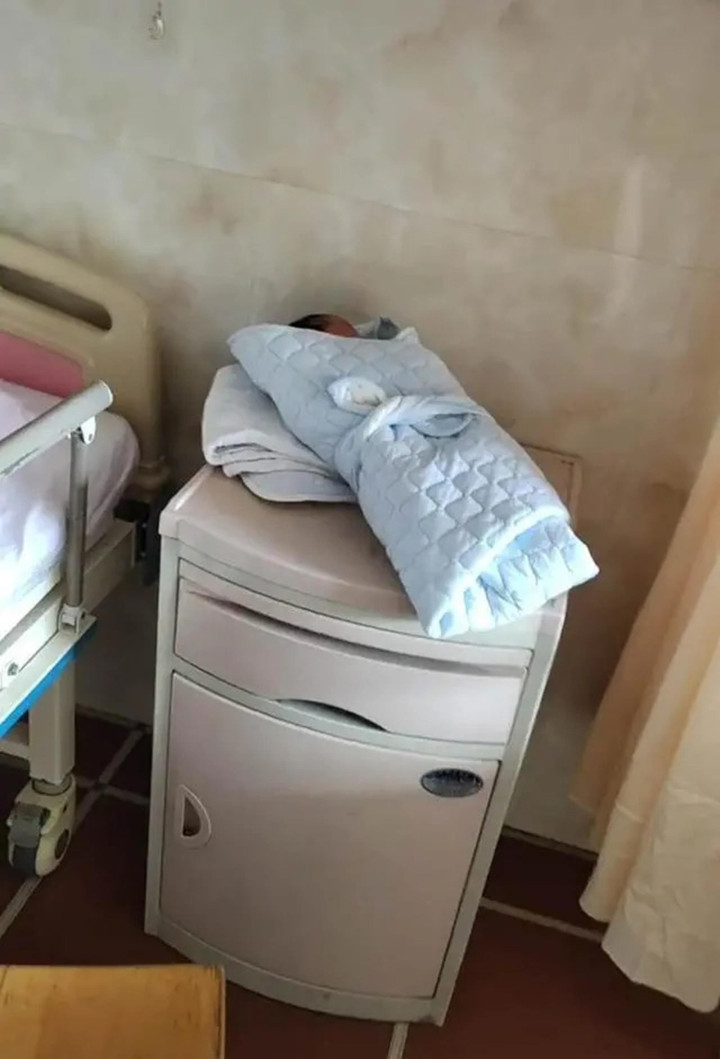 Y tá phát hiện sản phụ vừa xuất viện để quên 'đồ', lại gần nhìn mới phát hoảng - 2