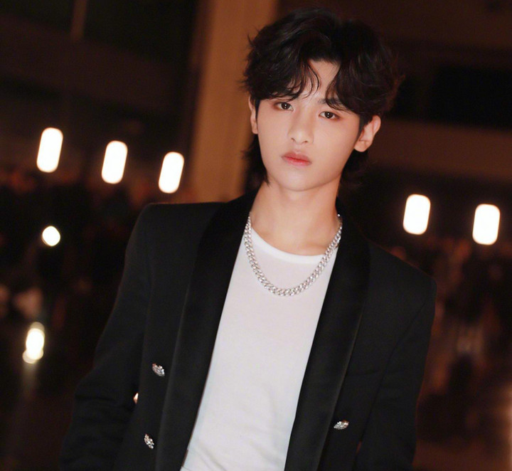 Ngu Thư Hân ảnh 4 Vì sao Trung Quốc cấm nghệ sĩ khoe khoang sự giàu có, sang chảnh? - 3