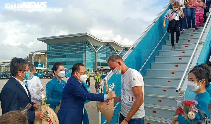 Dừng bay Hà Nội - Moskva: Đứt nguồn khách Nga, kiều bào về quê càng khó - 2