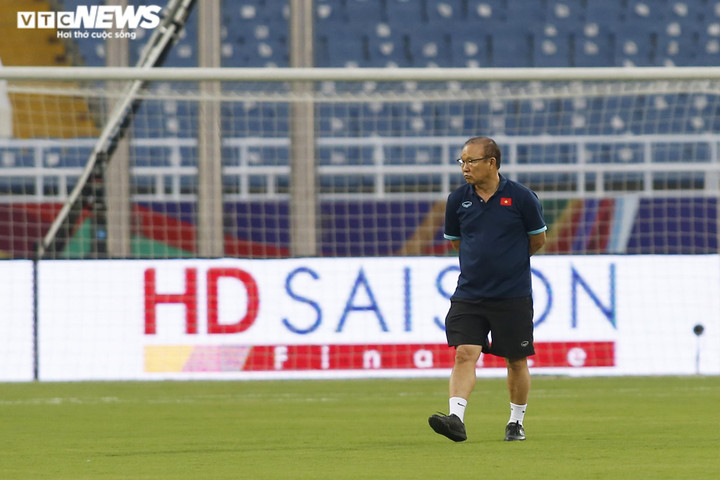 HLV Park Hang Seo đăm chiêu trước ngày tuyển Việt Nam đấu Oman - 2