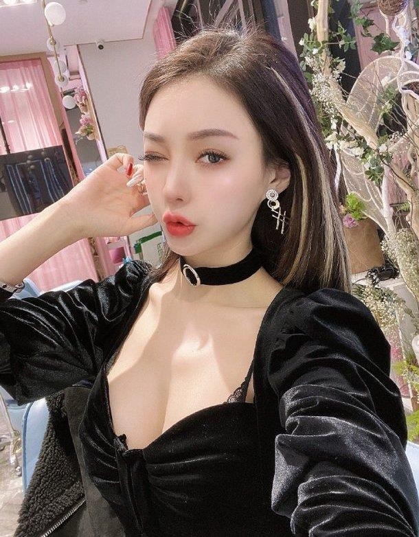 Ngu Thư Hân ảnh 6 Vì sao Trung Quốc cấm nghệ sĩ khoe khoang sự giàu có, sang chảnh? - 5