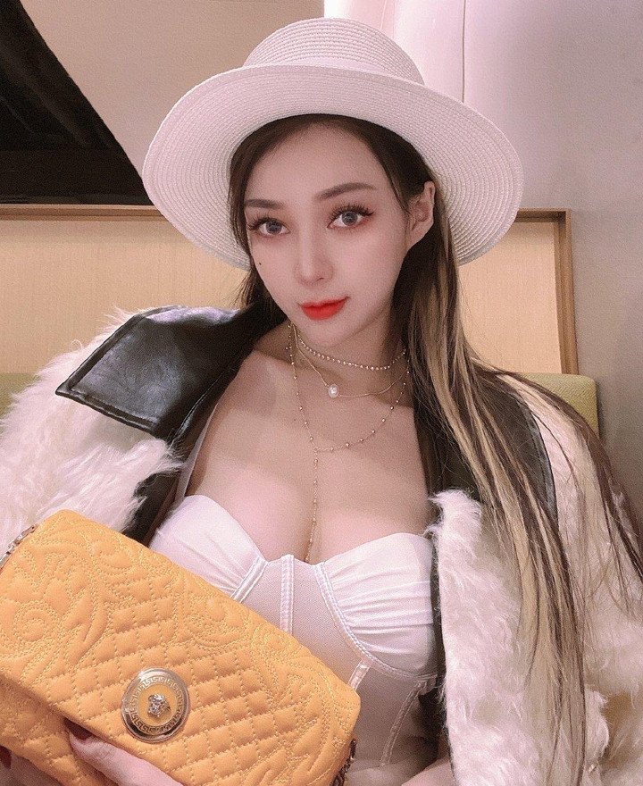 Ngu Thư Hân ảnh 5 Vì sao Trung Quốc cấm nghệ sĩ khoe khoang sự giàu có, sang chảnh? - 4