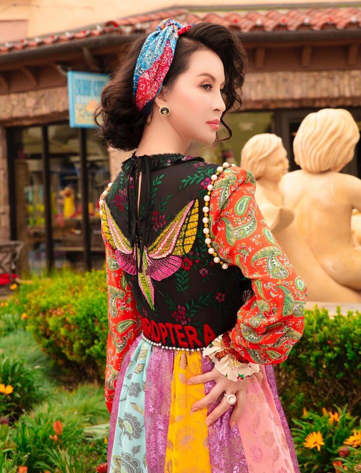 Vẻ kiều diễm của MC Thanh Mai ở tuổi 48 - 8