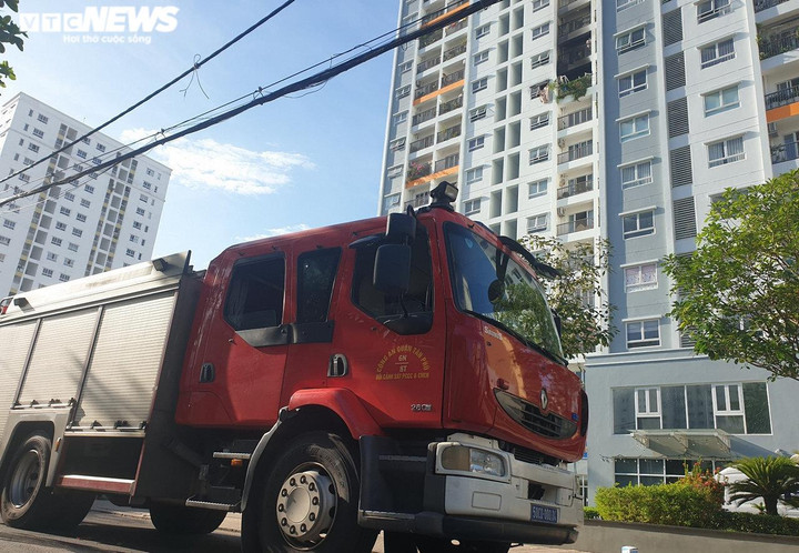Chung cư ở TP.HCM cháy giữa đêm, 2 mẹ con nhảy xuống đất chết thương tâm - 2