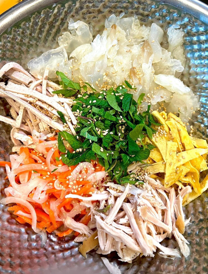 Tắm biển Đồ Sơn đừng quên thử món nộm sứa lạ miệng mà ngon không cưỡng nổi - 4