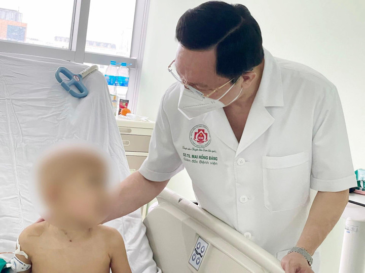 Ghép gan thành công cho bé 5 tuổi với bệnh lý phức tạp - 1