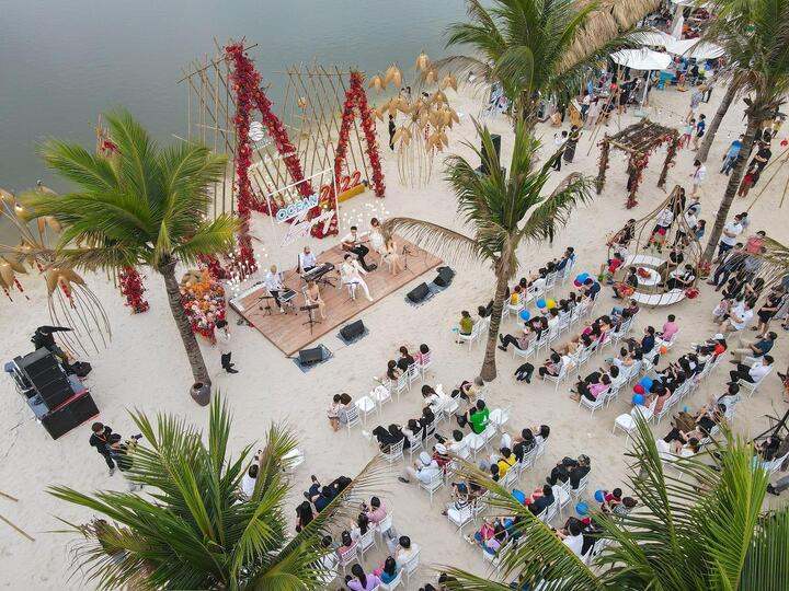 'Quận Ocean' – điểm hẹn 'mùa bình thường… nay đã về' - 1