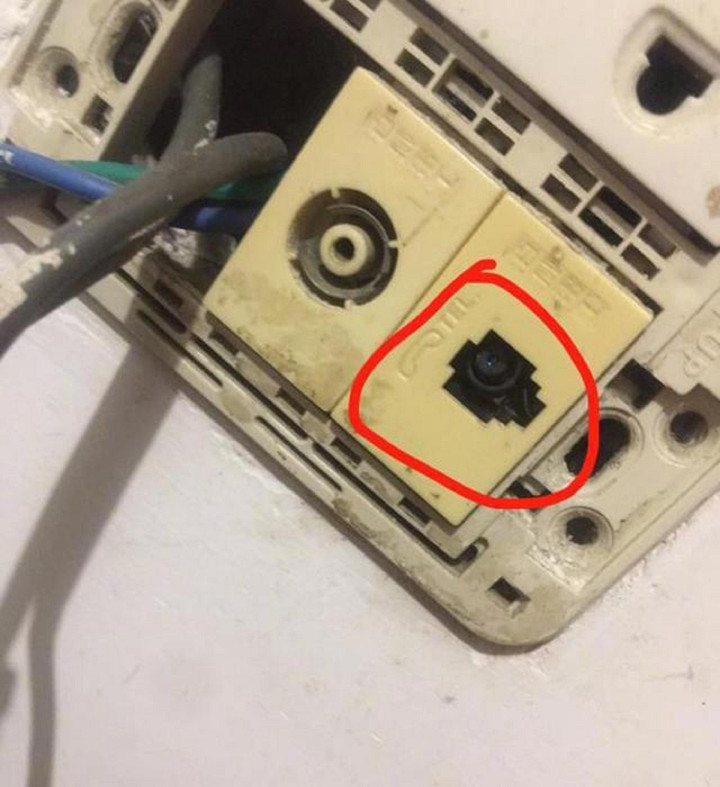 Dọn đến phòng trọ mới, cô gái kiểm tra ổ điện liền phát hiện bí mật kinh hoàng - 3