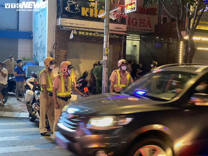 Ảnh: Trực tiếp hiện trường nhà riêng Nguyễn Phương Hằng sau khi bị khởi tố - 5