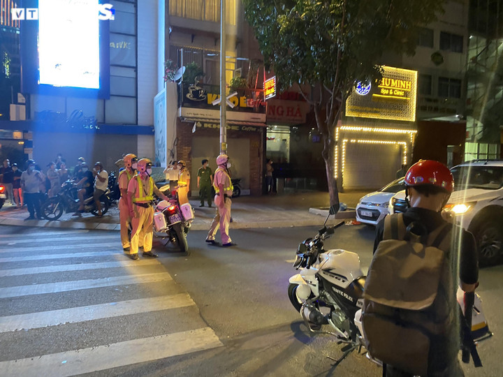 Ảnh: Trực tiếp hiện trường nhà riêng Nguyễn Phương Hằng sau khi bị khởi tố - 6