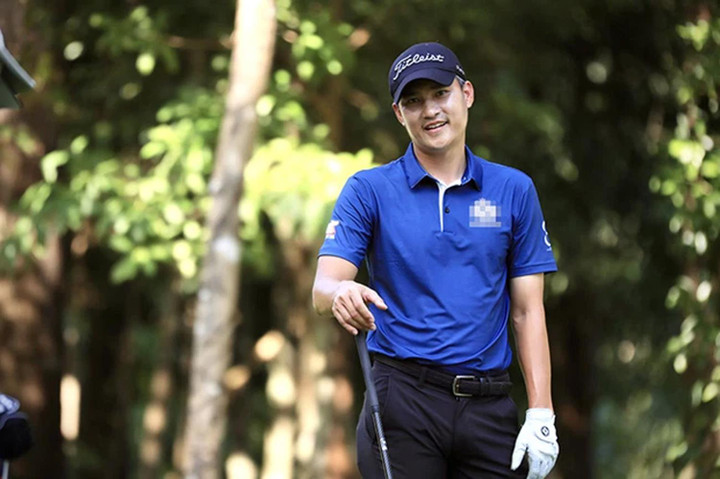 Công Vinh từng bị Thủy Tiên đuổi khỏi nhà vì 'tội' mê đánh golf - 1