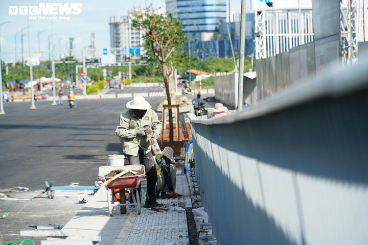 TP.HCM: Công nhân ‘chạy nước rút’ thi công cầu Thủ Thiêm 2 trước ngày thông xe - 12