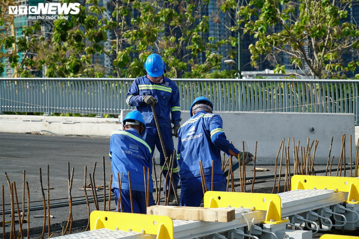 TP.HCM: Công nhân ‘chạy nước rút’ thi công cầu Thủ Thiêm 2 trước ngày thông xe - 8