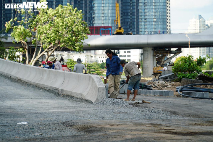 TP.HCM: Công nhân ‘chạy nước rút’ thi công cầu Thủ Thiêm 2 trước ngày thông xe - 7