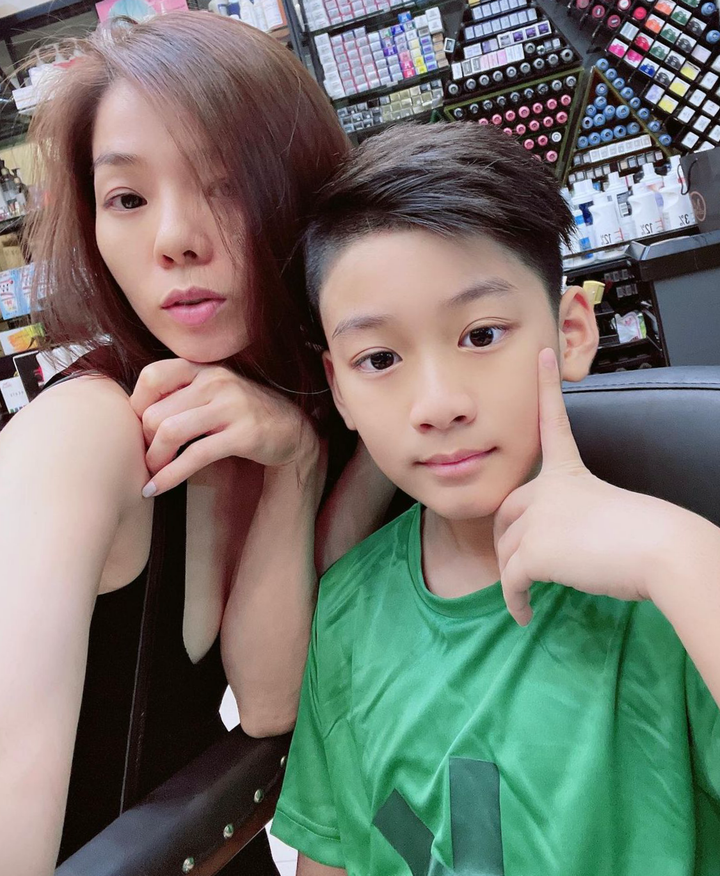 Quý tử nhà sao Việt: 10 tuổi đã được tặng siêu xe 30 tỷ, học phí gần nửa tỷ/năm - 1