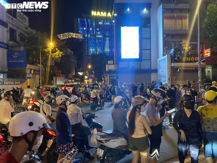 Ảnh: Trực tiếp hiện trường nhà riêng Nguyễn Phương Hằng sau khi bị khởi tố - 7