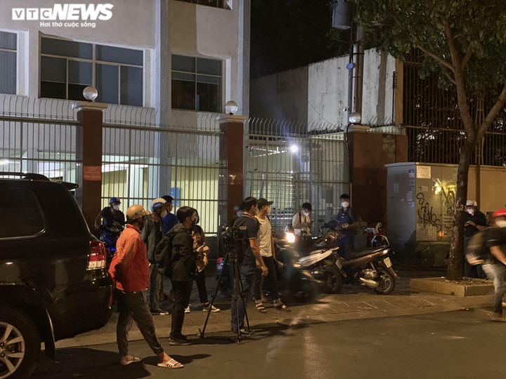Ảnh: Trực tiếp hiện trường nhà riêng Nguyễn Phương Hằng sau khi bị khởi tố - 8