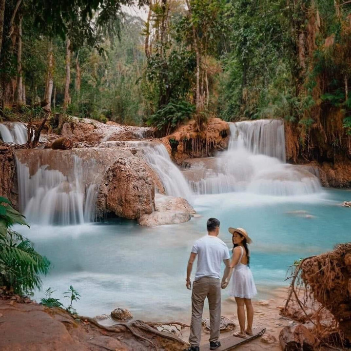 Thác nước độc đáo tạo nên những tầng hồ màu ngọc bích kỳ ảo, ngắm mãi không chán - 11