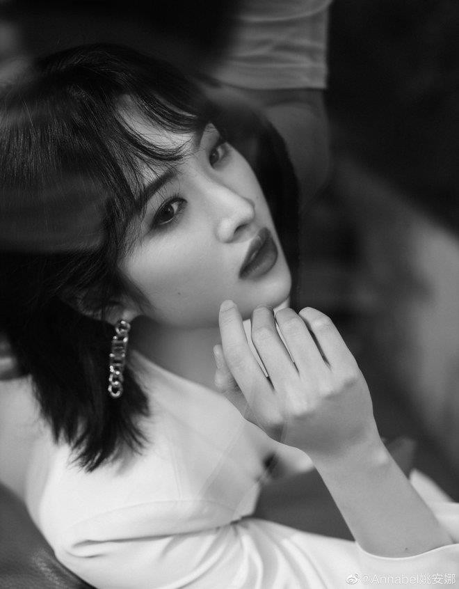 Ác mộng của Diêu An Na ảnh 2 Vì sao 'công chúa Huawei' bị ghẻ lạnh, thất thế khi vào showbiz? - 2