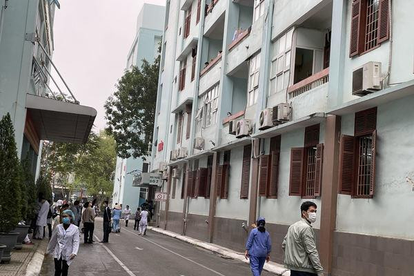 Lấy cắp điện thoại của bệnh nhân, thủ phạm rơi từ tầng 4 bệnh viện thiệt mạng - 1