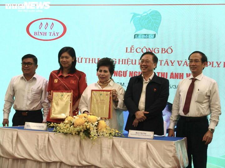 Kình ngư Ánh Viên làm đại sứ thương hiệu cho Công ty Thực phẩm Bình Tây - 1