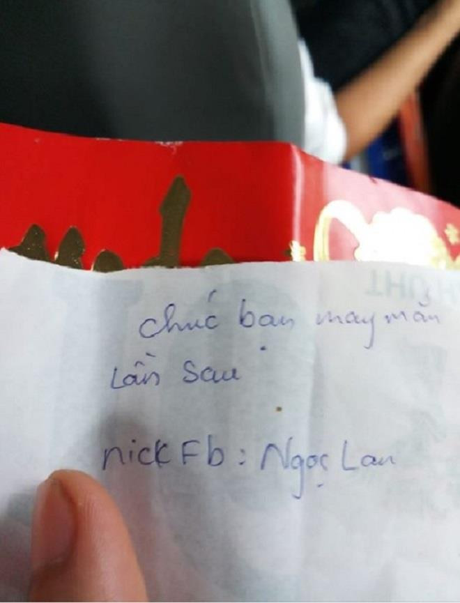 Anh chàng méo mặt vì nhận được bao lì xì ‘nát hết cả duyên’ sau khi bê tráp - 2