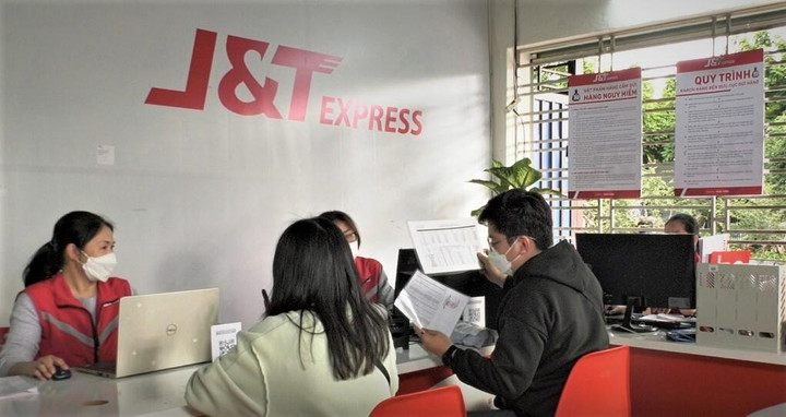 'Giải mã' sức hấp dẫn của nhượng quyền bưu cục - 1