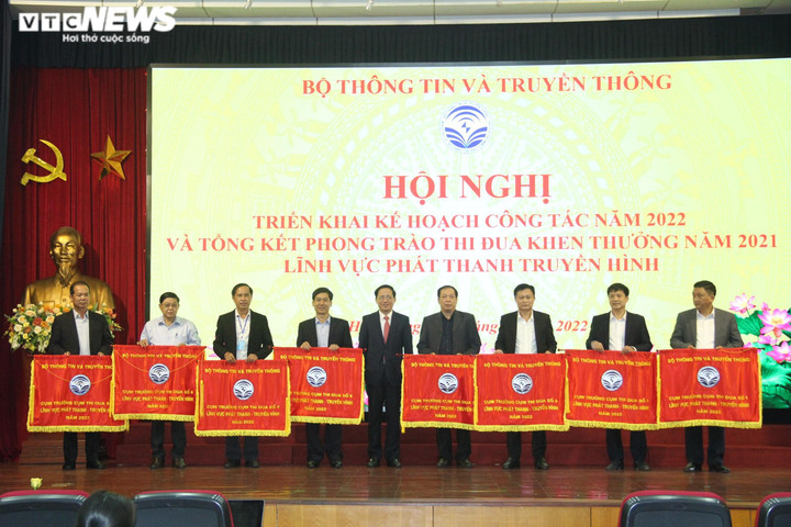 Báo chí chuyển tư duy hoạt động từ 'thu bằng quảng cáo' sang 'thu phí nội dung' - 2