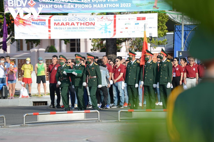 Tiền Phong Marathon 2022: Thượng cờ Tổ quốc tại Côn Đảo - 2