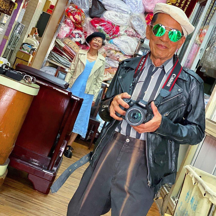 Phối lại quần áo cũ rồi chụp hình cho vui, cặp đôi U90 bỗng được hâm mộ rần rần - 7