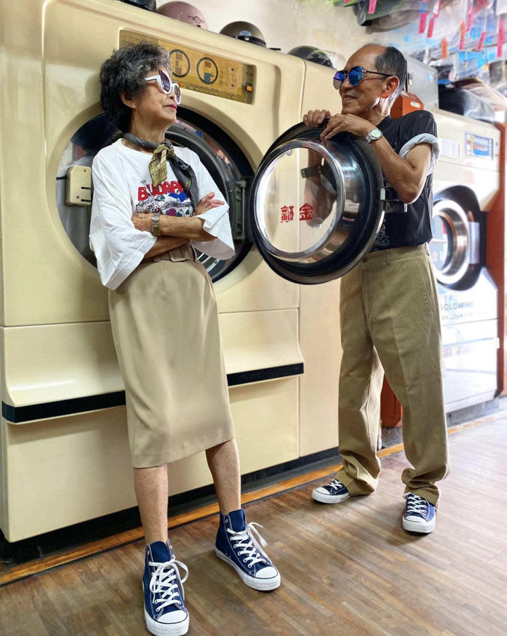 Phối lại quần áo cũ rồi chụp hình cho vui, cặp đôi U90 bỗng được hâm mộ rần rần - 6