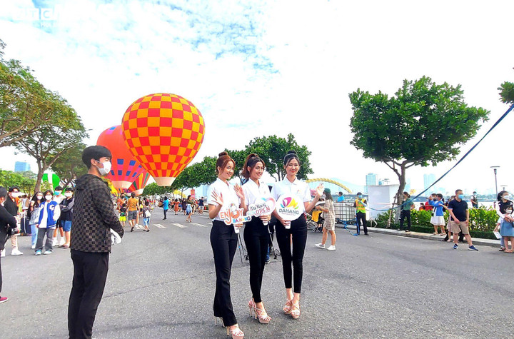 Ảnh: Rực rỡ lễ hội khinh khí cầu Đà Nẵng - 2