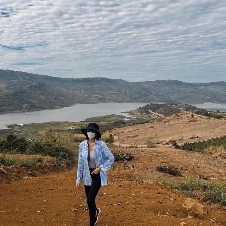 Vóc dáng của mỹ nhân Việt sau sinh: Hà Hồ - Đông Nhi khoe eo con kiến quá đẹp - 2