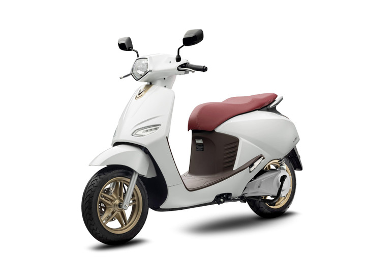 Những mẫu xe máy điện sang chảnh dành cho nhà giàu ở Việt Nam - 2