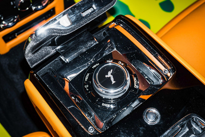 Cận cảnh Rolls-Royce Ghost với nội thất độc đáo tại Hà Nội - 12