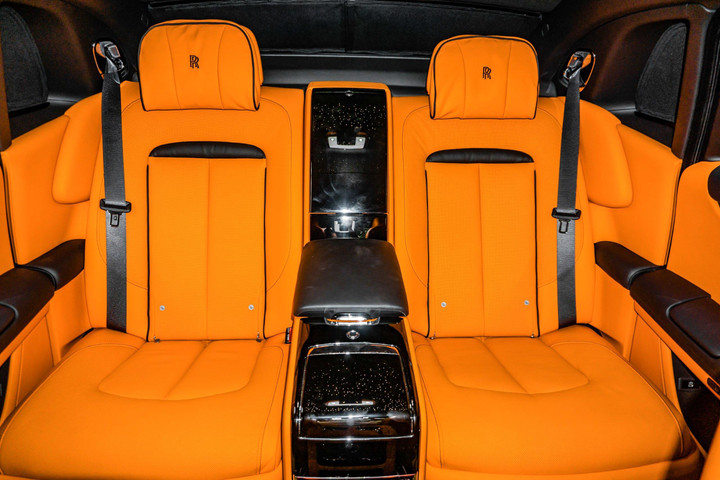 Cận cảnh Rolls-Royce Ghost với nội thất độc đáo tại Hà Nội - 7