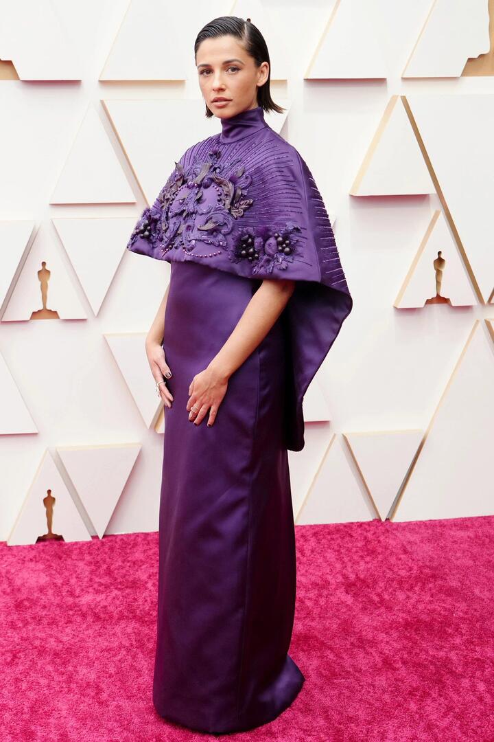 Những bộ cánh tuyệt đẹp trên thảm đỏ Oscar 2022 - 14