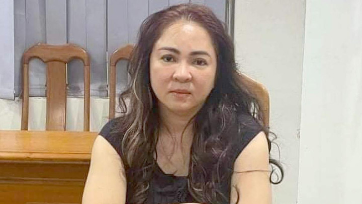 'Hiện tượng Nguyễn Phương Hằng' và ranh giới đúng - sai - 4