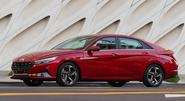 5 mẫu xe ô tô tiết kiệm xăng nhất 2022 - 2