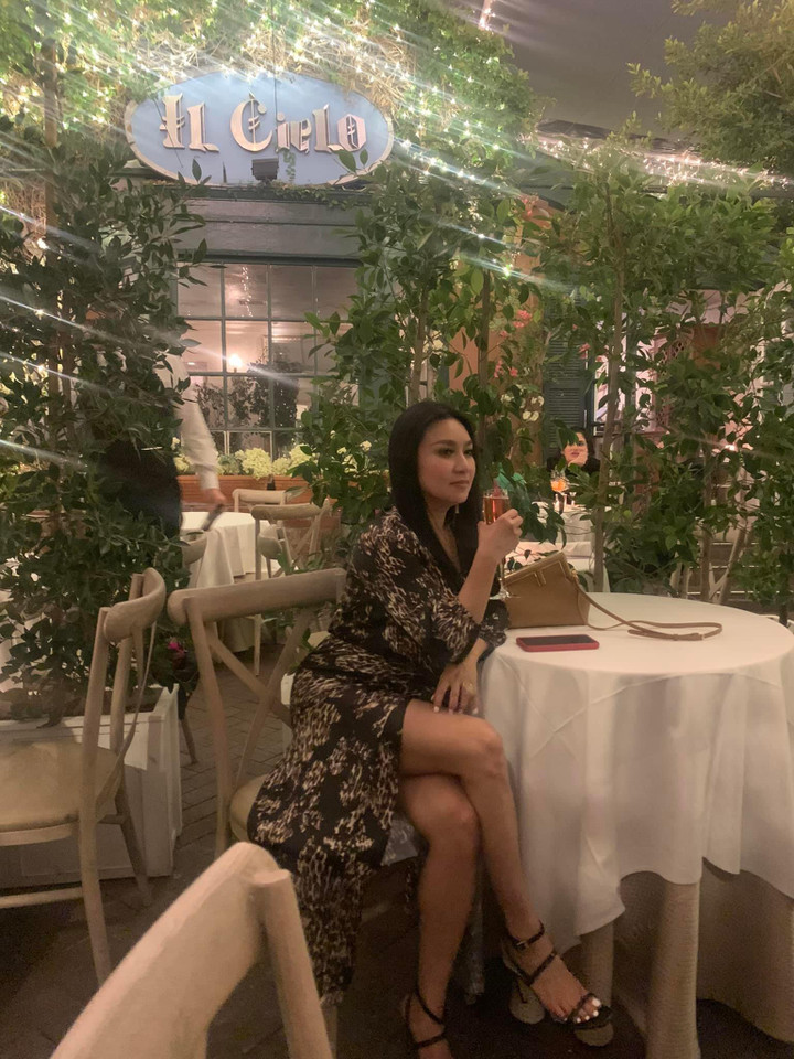 Nhan sắc U50 của Y Phụng - biểu tượng gợi cảm những năm 1990 - 5