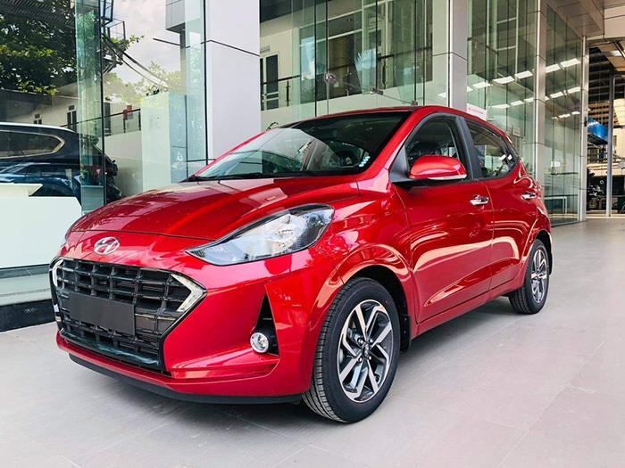 Những mẫu xe cắt trang bị khi về Việt Nam - 2