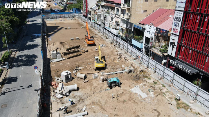 TP.HCM: Hàng rào tôn trên đường Lê Lợi sắp được tháo bỏ - 6